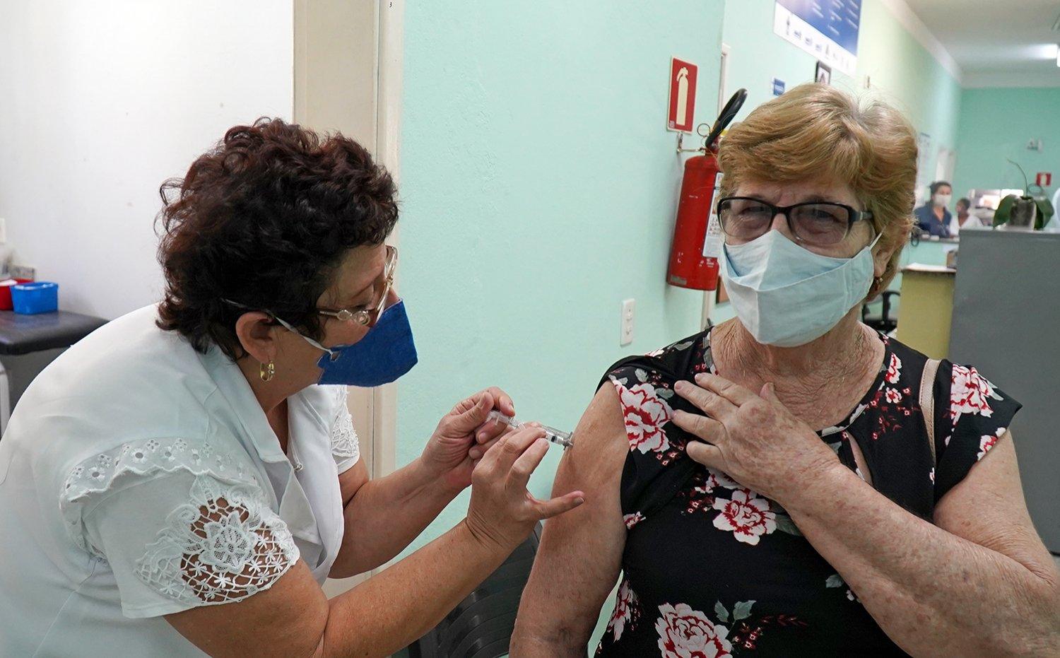Saúde inicia hoje agendamento de vacina para idosos com mais de 67 anos