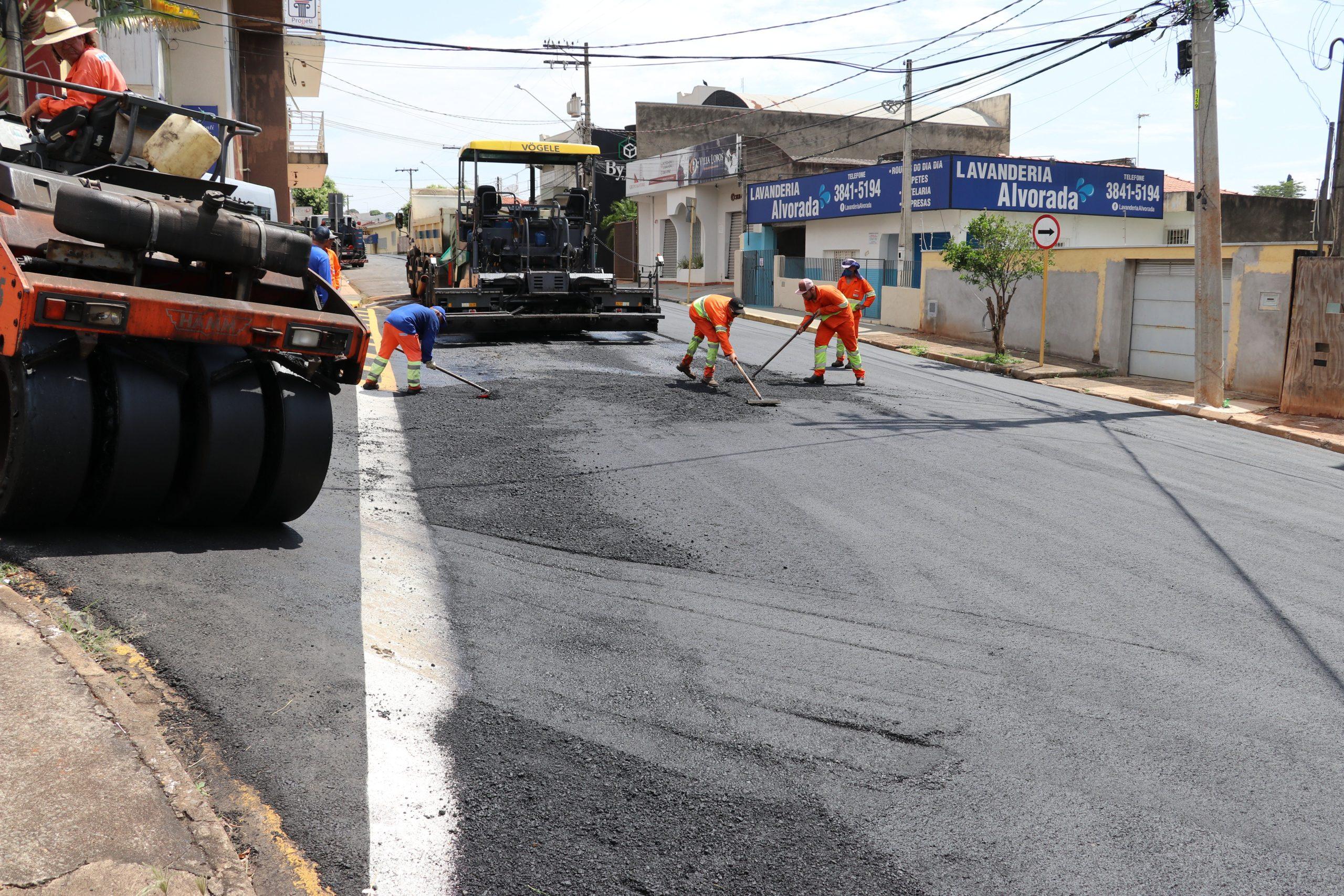 Marechal Castelo Branco com asfalto novo e iluminação de LED