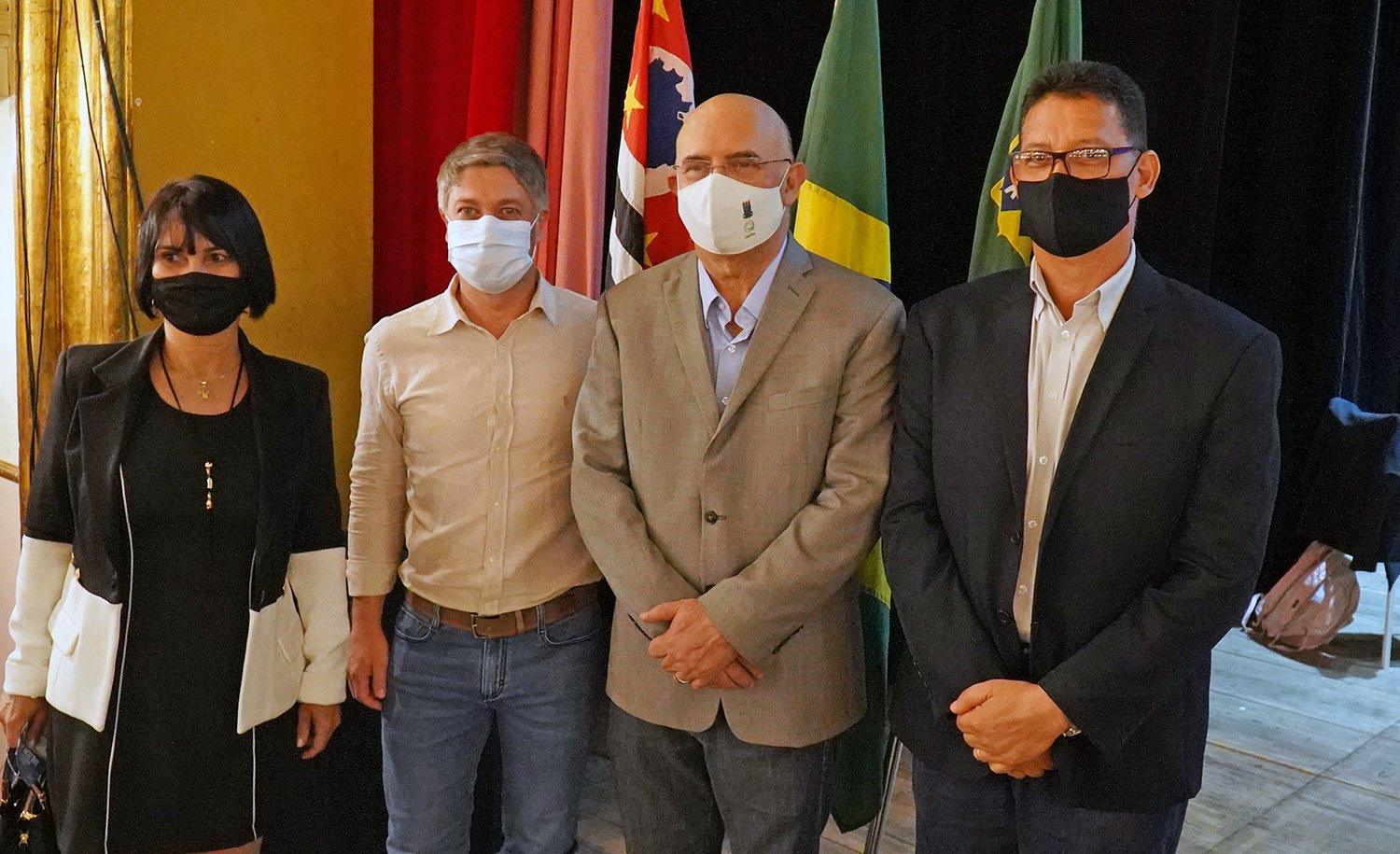 Em encontro com Ministro, prefeito apresenta pleitos para a Educação de Mogi Guaçu
