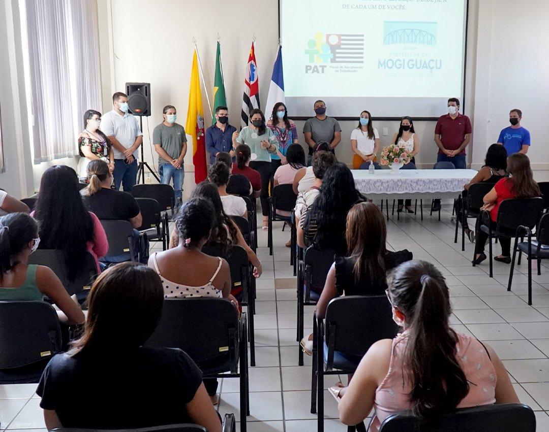Bolsistas do Bolsa Trabalho participam de integração