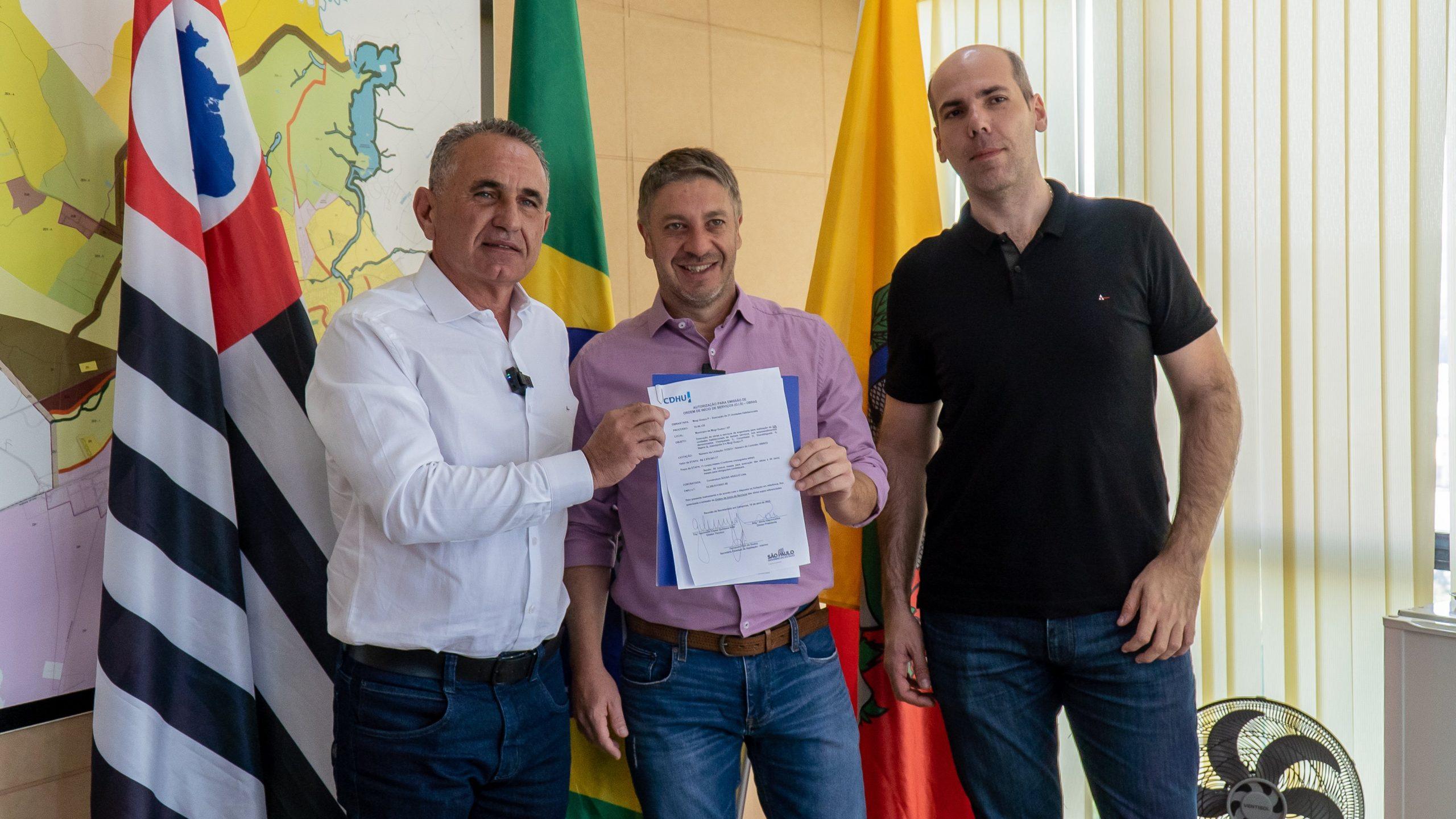 Prefeito e secretário interino da Habitação anunciam novos investimentos para Mogi Guaçu