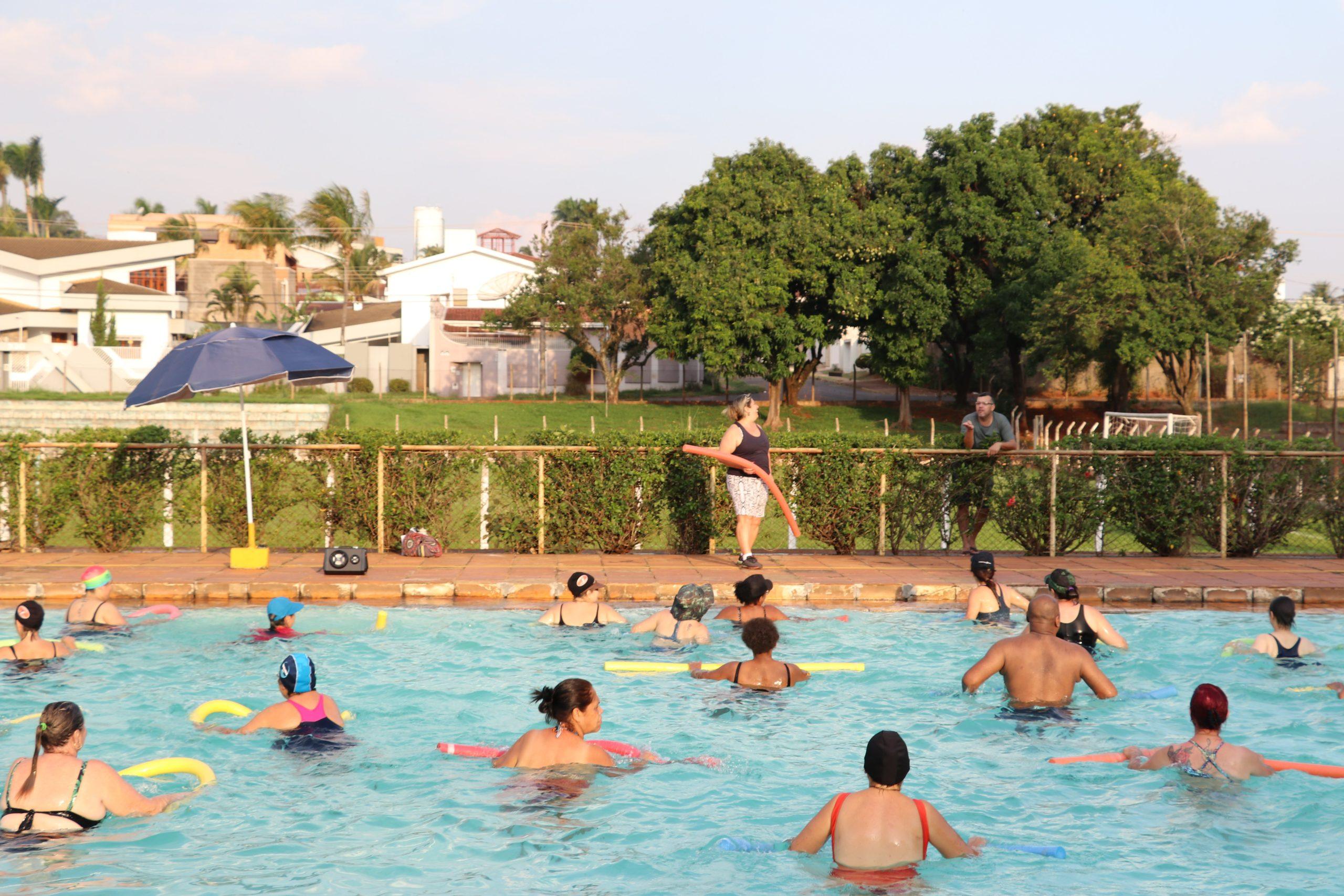 Projeto de Hidroginástica para Todos recomeça em seis centros esportivos de Mogi Guaçu
