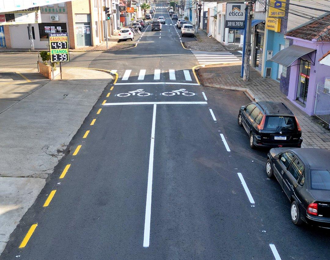 Revitalização: Rua Chico de Paula começa a ser sinalizada nos trechos com asfalto novo