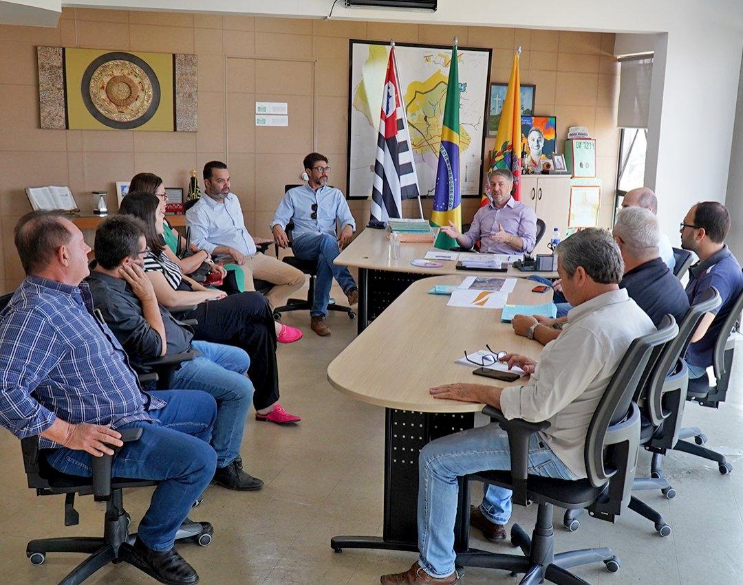 Prefeito Rodrigo Falsetti dá pontapé inicial para prolongamento da Avenida Brasil