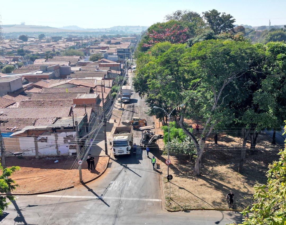 Trecho da Avenida Emília Marchi Martini, no Jardim Esplanada, começa a receber nova infraestrutura 