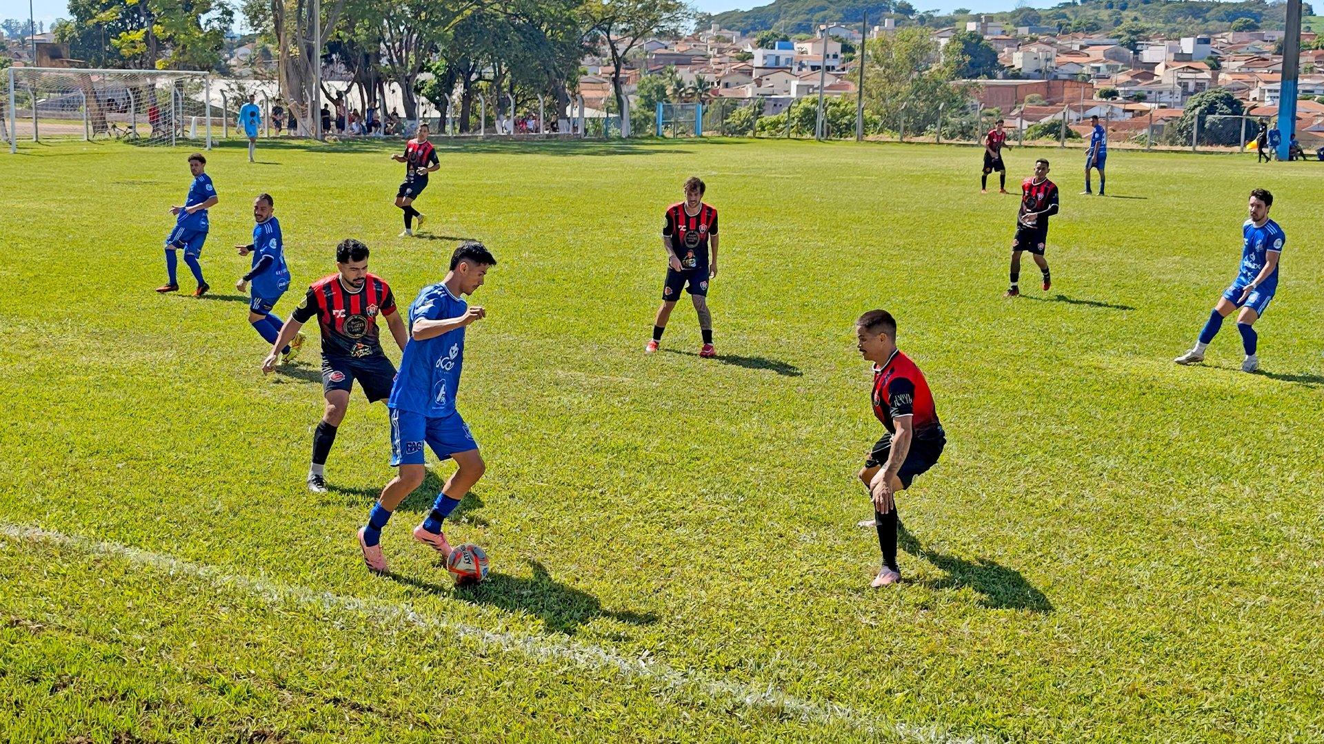 Disputa acirrada marca reta final de fase classificatória do Amador 