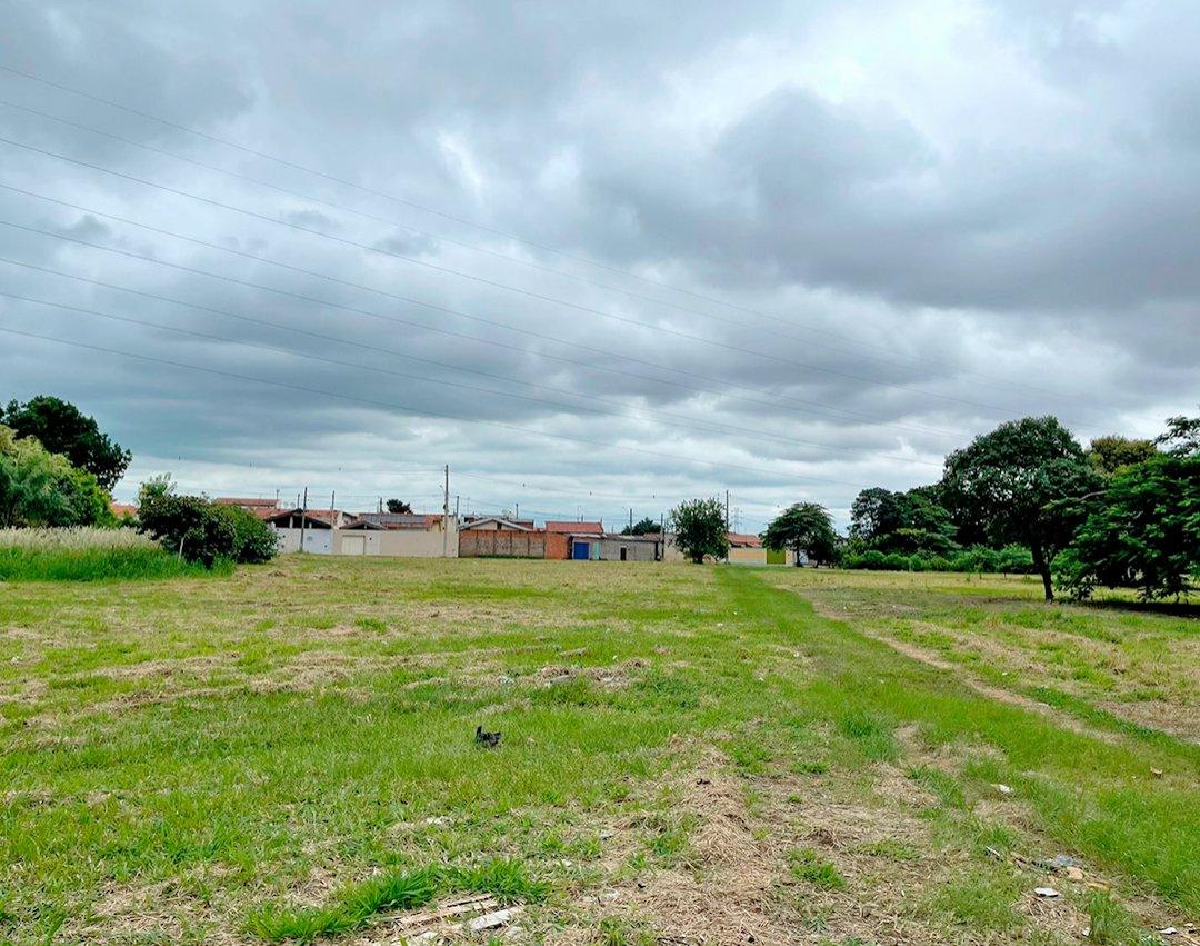 Prefeitura formaliza doação de área para construção de nova escola